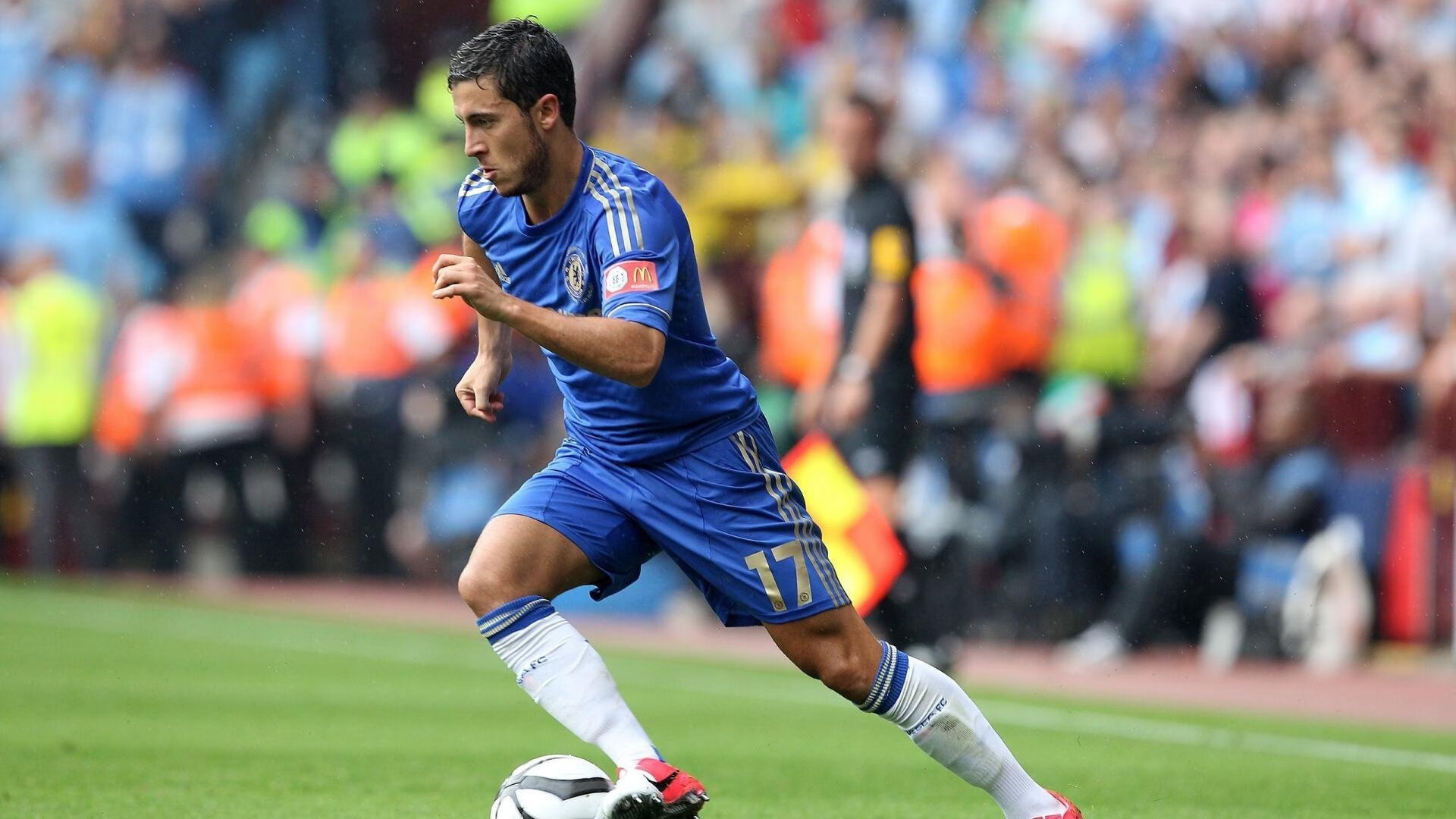 小贾伦一夫当关撕碎绿军神话，新疆铁骑踏出亚洲篮球新纪元